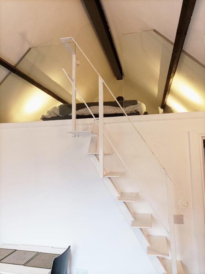 Mezzanine Style Studio Apartment 8 Londra Exterior foto